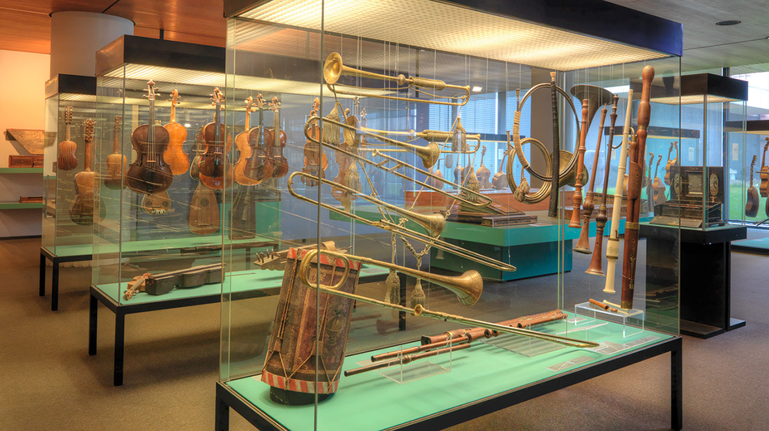 Einblick in die Dauerausstellung der Musikinstrumente im Germanischen Nationalmuseum. 