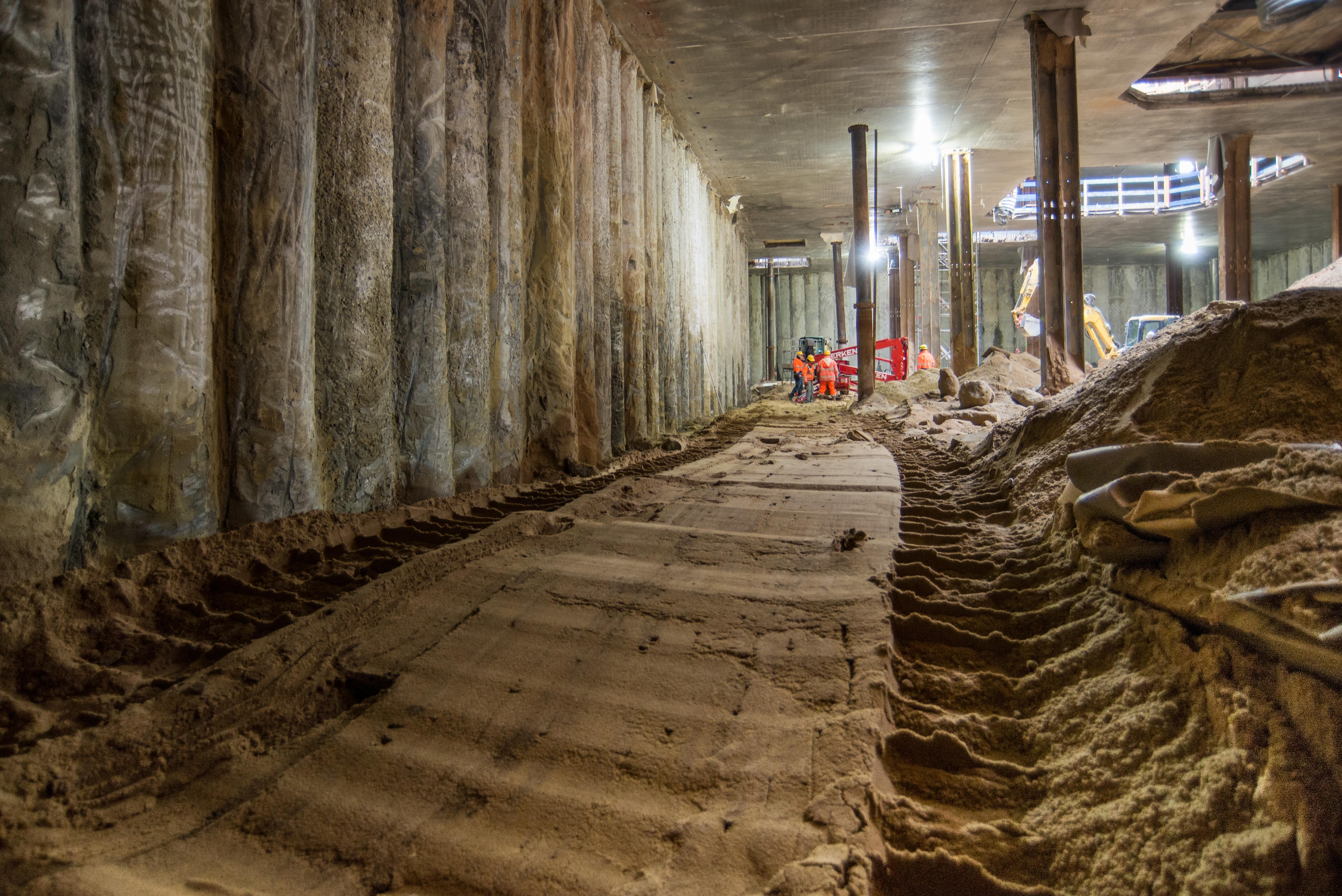 Baustelle des Tiefdepots mit Bohrpfahlwand (Foto: Florian Kutzer)