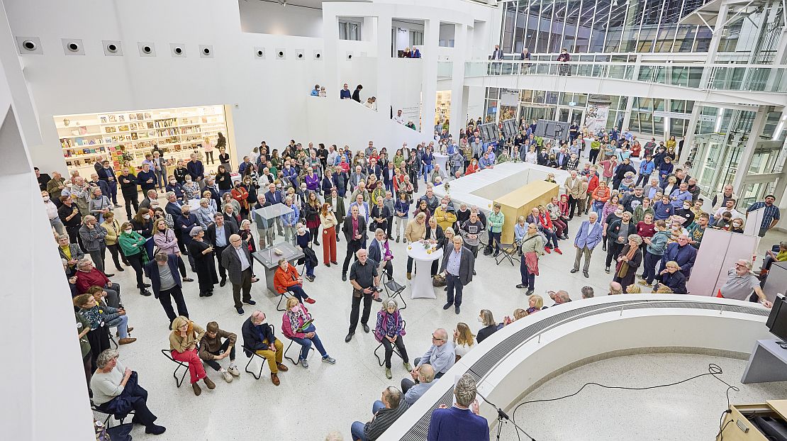 Die Mitglieder GNM werden exklusiv zu Ausstellungseröffnungen eingeladen. Das Foto zeigt die Eröffnung von "Handwerk und Medizin"