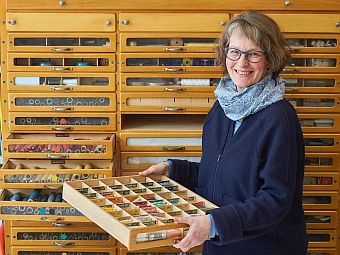 Sabine Martius ist Restauratorin für Textil am GNM